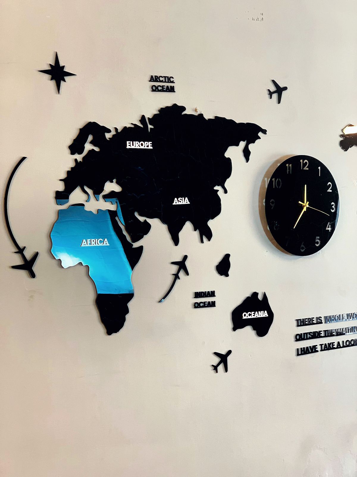 WORLD MAP WALL DECOR
